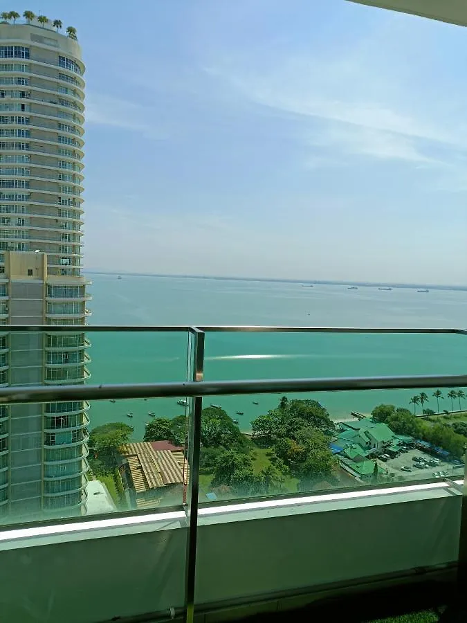 Mansion One 3 Bedroom Seaview Gurney Georgetown 1-13Pax Apartment
